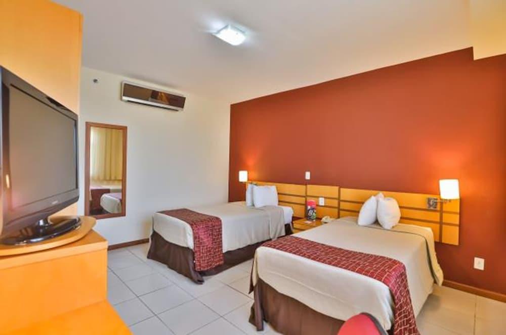 Vitoria Praia Hotel מראה חיצוני תמונה